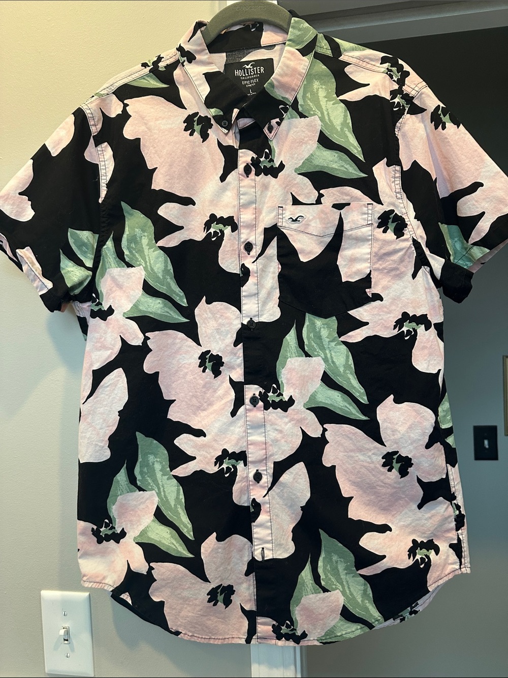 Hollister Men’s Black Floral Short-Sleeve Button-Up Shirt - Pink & Green & Black